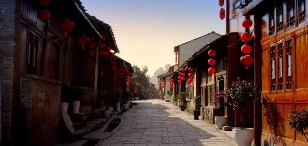 飞跃沙丘的小球